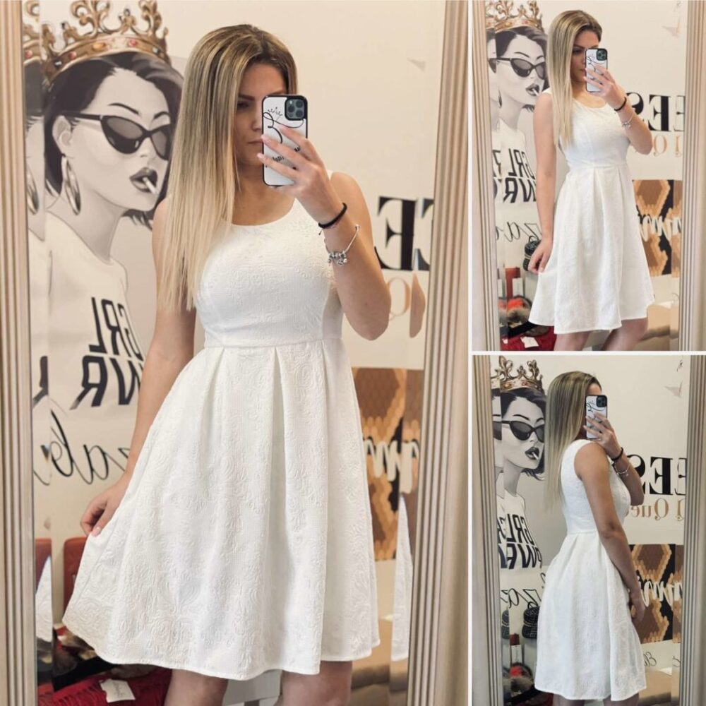 Стилна дамска изчистена рокля в бяло