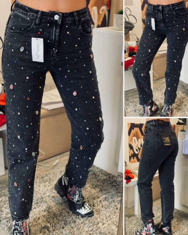 Черни дънки Mom Fit с камъни